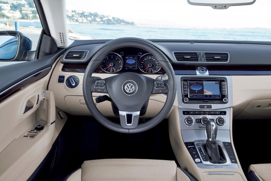  Volkswagen Passat CC 2012 года  (фото 10 из 44)